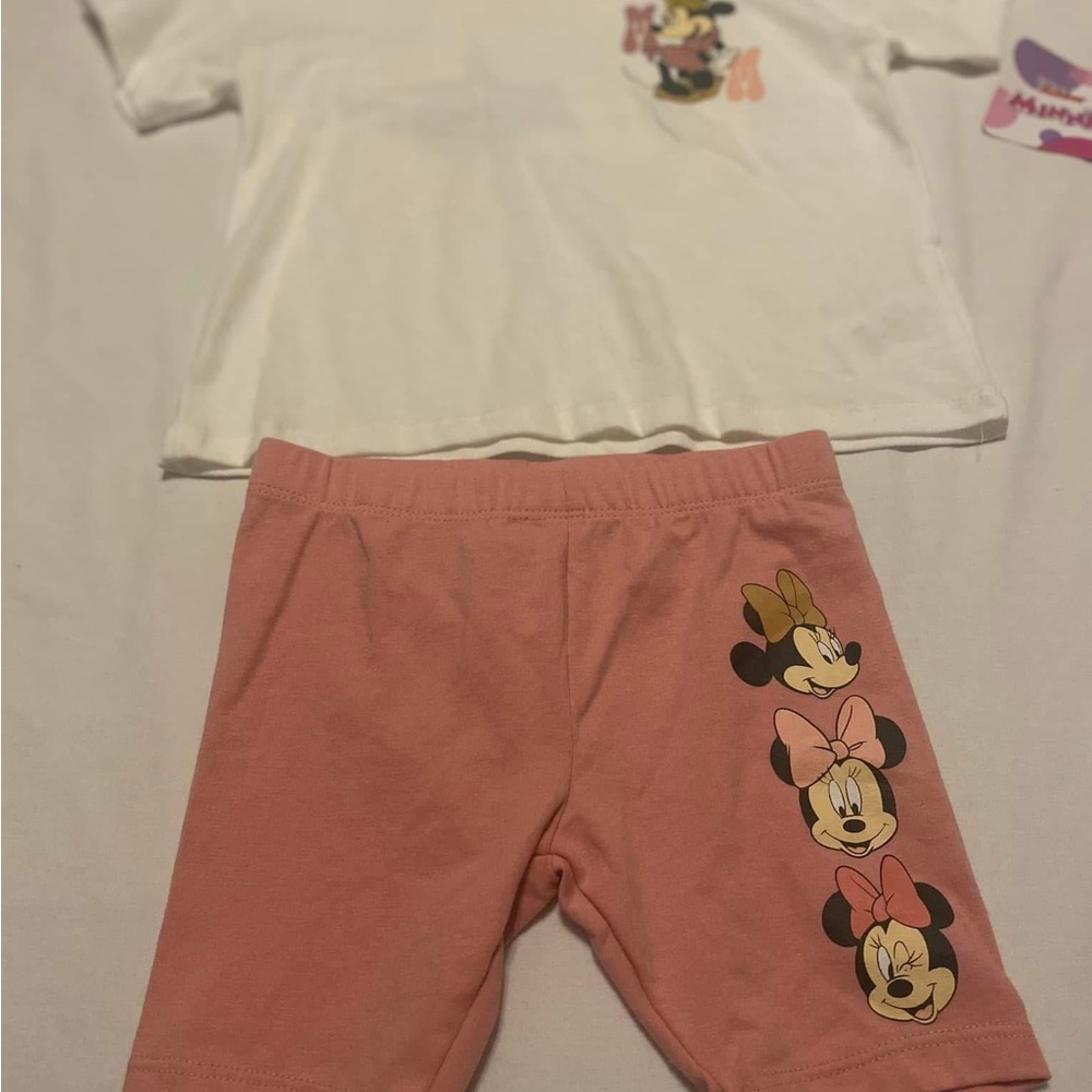 Never worn. Smoke and pet free home.